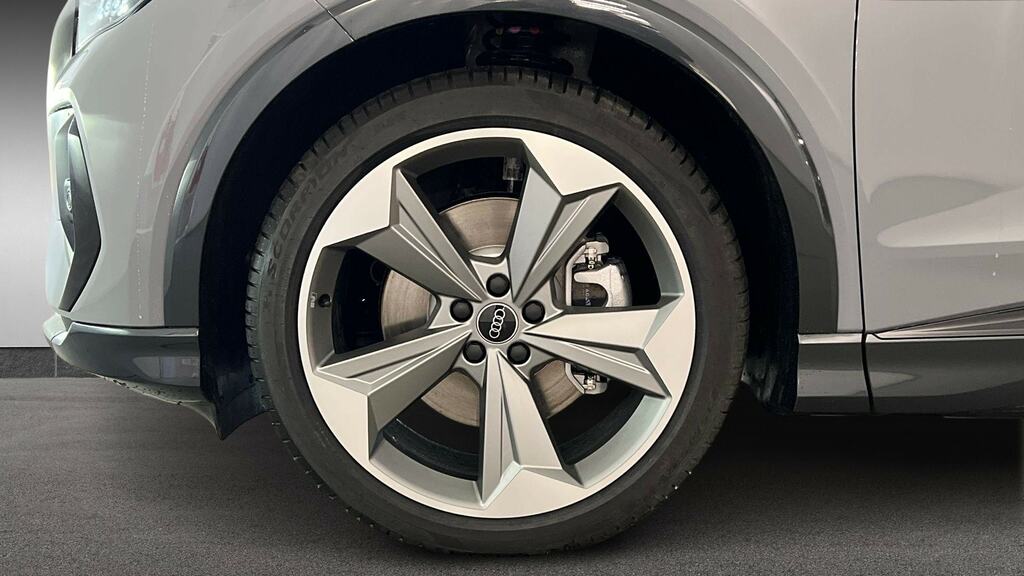 Audi Q4 E Tron 150Kw 40 63Kwh Black Edition Tech Pack Grey #5