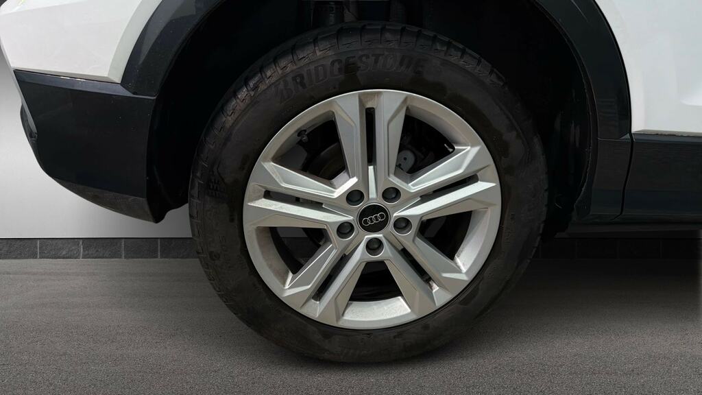 Audi Q2 30 Tfsi Sport CX23MWU White #5