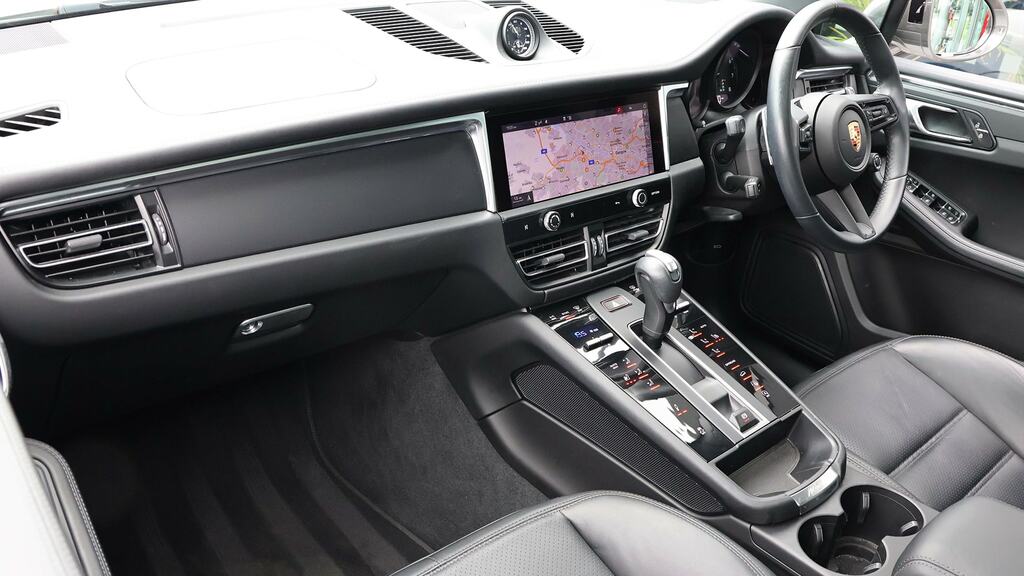 Porsche Macan T Pdk White #3