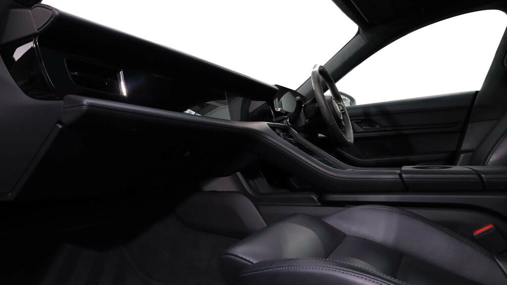 Porsche Taycan Performance Plus 93.4Kwh 4S Sport Turismo Elec Black #9