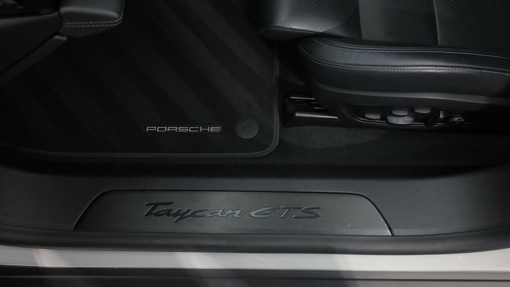 Porsche Taycan Performance Plus 93.4Kwh 4S Sport Turismo Elec Black #20