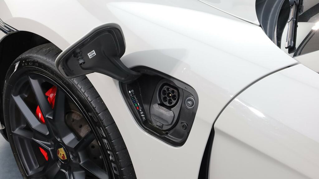 Porsche Taycan Performance Plus 93.4Kwh 4S Sport Turismo Elec Black #25