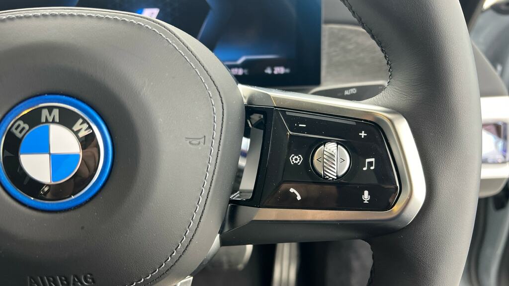 BMW i7 60 105.7Kwh M Sport Xdrive Blue #18