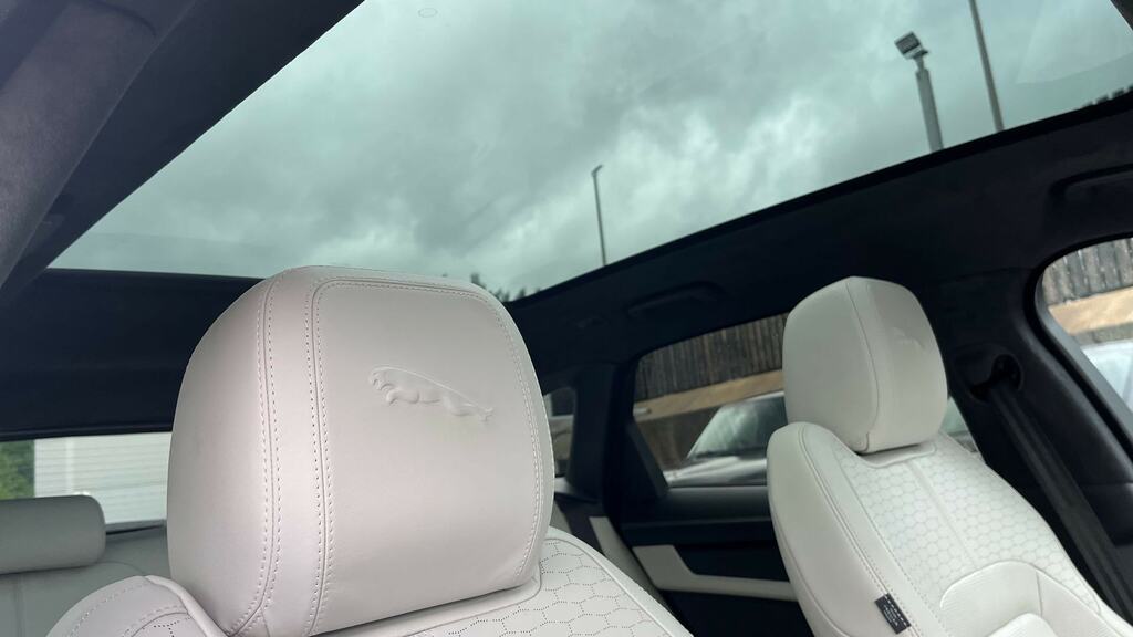 Jaguar F-Pace 5.0 P550 V8 Svr Edition 1988 Suv Quicks Purple #21