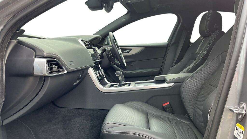 Jaguar XE 2.0 P300 Sport Awd Grey #3