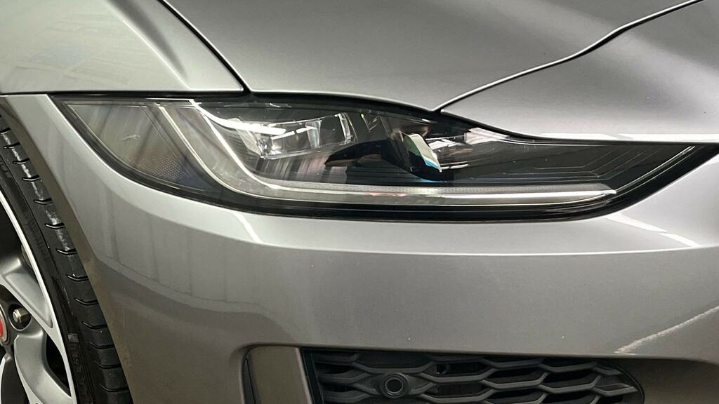 Jaguar XE 2.0 P250i R Dynamic Hse Black Saloon Au Silver #17