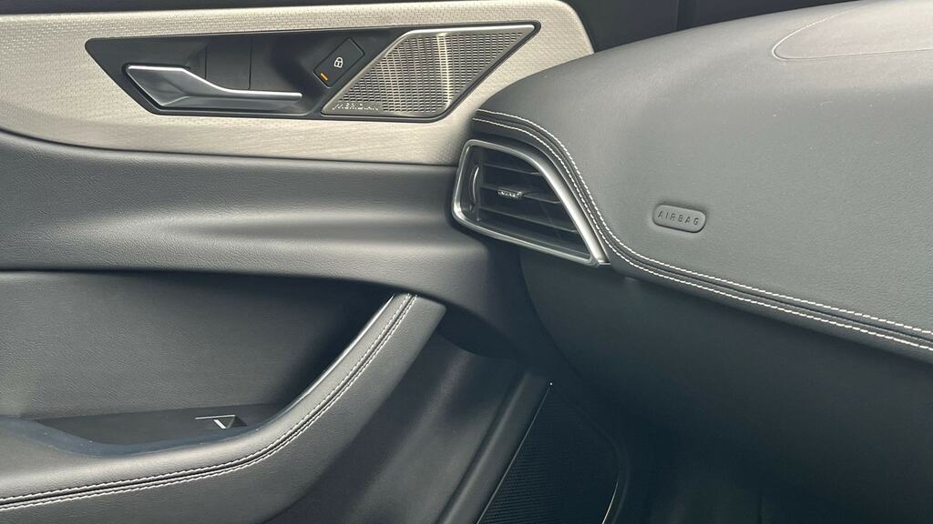 Jaguar XE 2.0 P250i R Dynamic Hse Black Saloon Au Silver #24