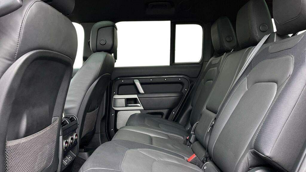 Land Rover Defender 130 3.0 D300 X-dynamic Hse 130 8 Seat Grey #4