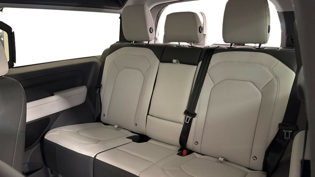 Land Rover Defender 90 3.0 D250 X-dynamic Se 90 White #4