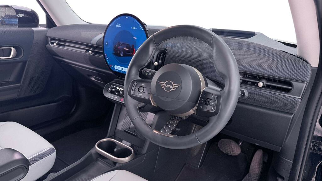 Mini Hatch 1.5 C Classic Level 1 YS24OXJ Black #6