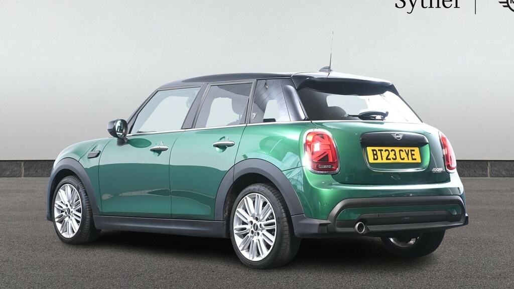 Mini Hatch 1.5 Cooper Exclusive Premium BT23CYE Green #2