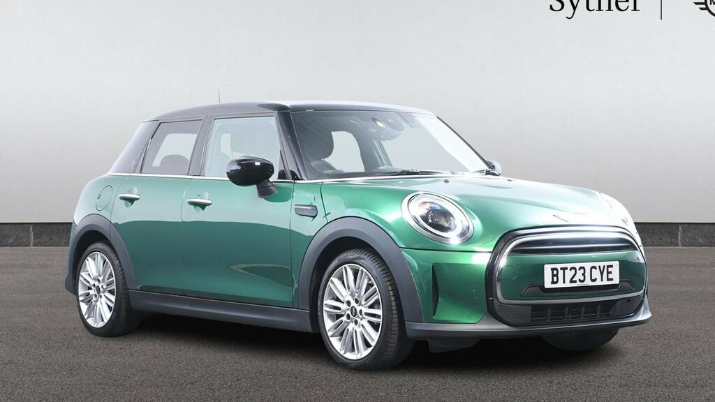 Mini Hatch 1.5 Cooper Exclusive Premium BT23CYE Green