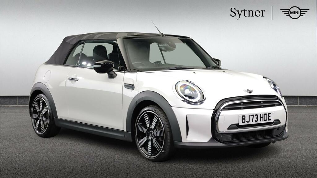 Mini Convertible 1.5 Cooper Exclusive Premium White
