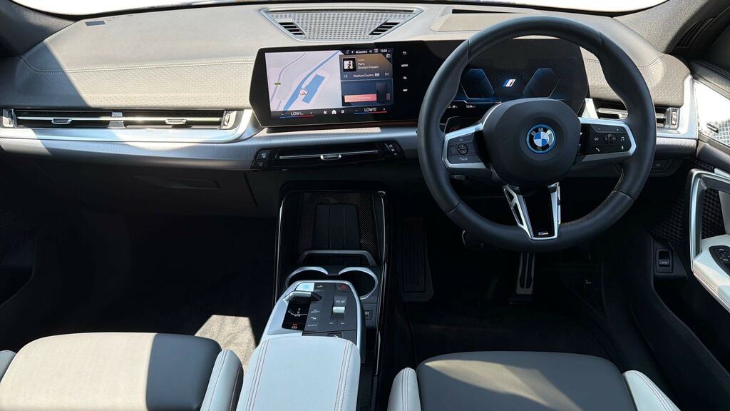 BMW iX2 150Kw Edrive20 M Sport 65Kwh Tech YK25TRD Blue #4