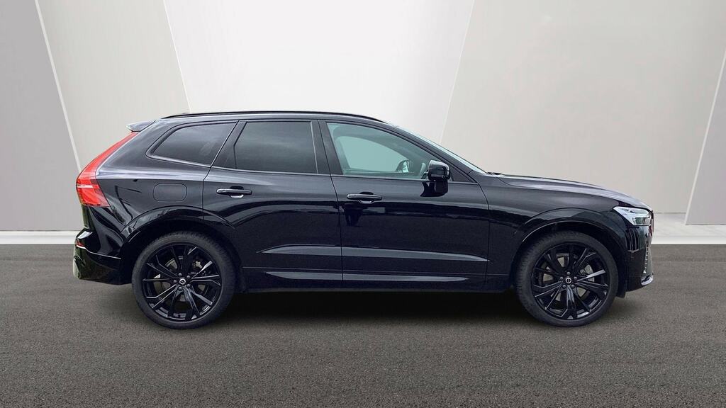 Volvo XC60 2.0 B5p Plus Black Edition Awd Geartronic WF25DHK Black #3