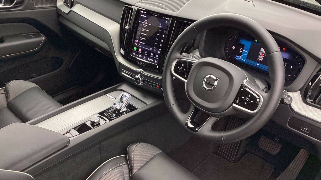 Volvo XC60 2.0 B5p Plus Black Edition Awd Geartronic WF25DHK Black #5