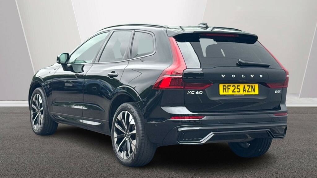 Volvo XC60 2.0 B5p Plus Dark Awd Geartronic RF25AZN Black #2