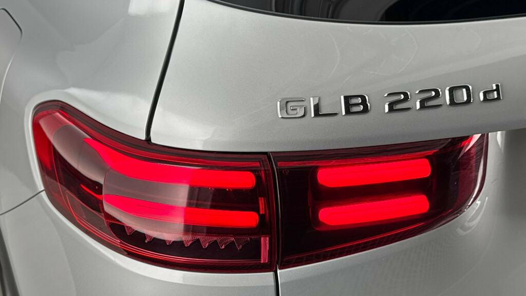 Mercedes-Benz GLB Class 200 Amg Line Premium Plus 7G-tronic Black #19