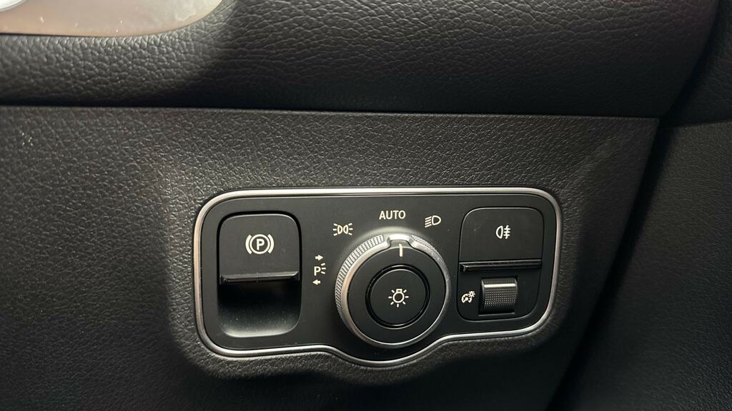 Mercedes-Benz GLB Class 200 Amg Line Premium Plus 7G-tronic Black #28