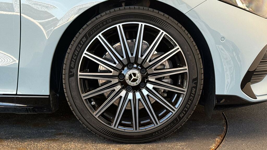 Mercedes-Benz CLA Class Cla 220 4Matic Amg Line Premium Plus Green #5