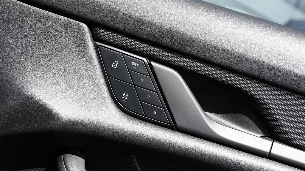 Porsche Taycan Performance Plus 93.4Kwh 4S Sport Turismo Elec Grey #19