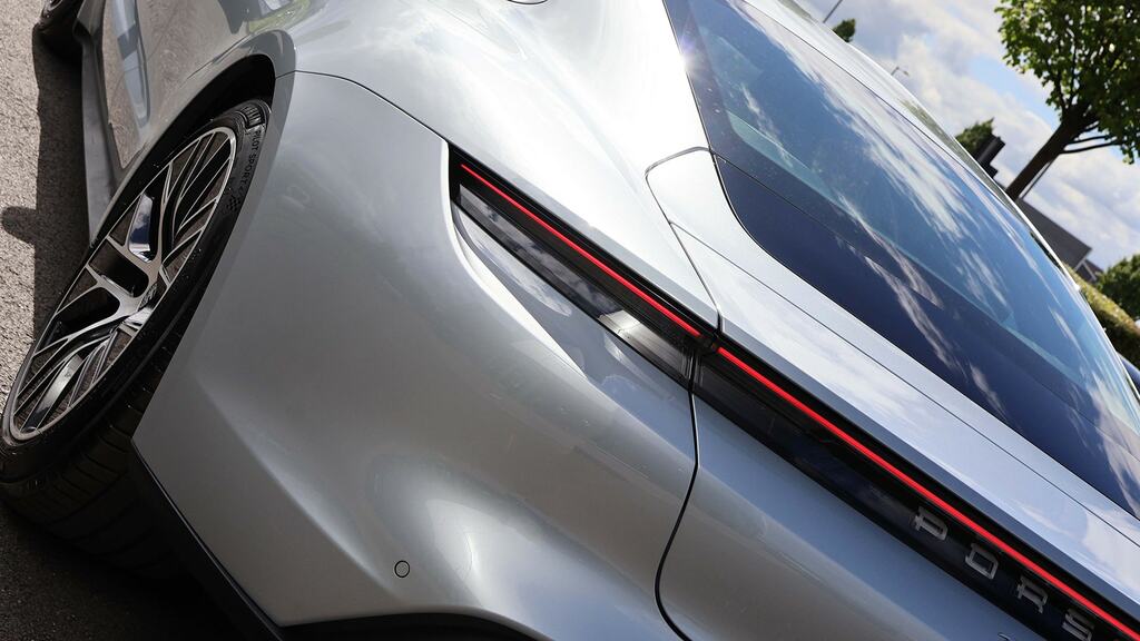 Porsche Taycan Performance Plus 93.4Kwh 4S Sport Turismo Elec Grey #22