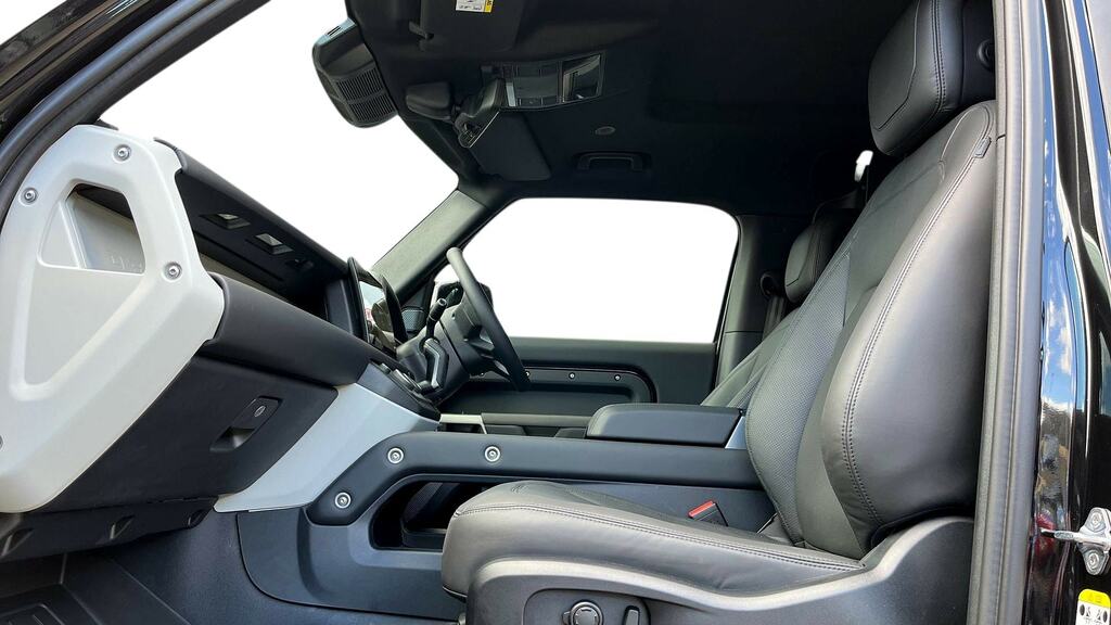 Land Rover Defender 90 3.0 D250 Hard Top Hse Black #3