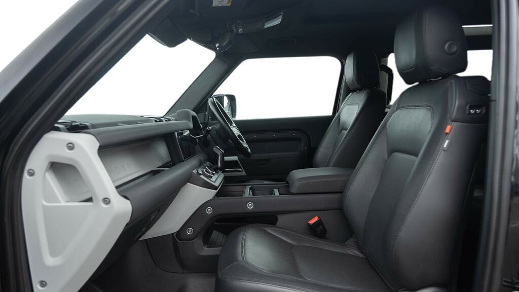 Land Rover Defender 90 3.0 D250 X-dynamic Se 90 Black #3