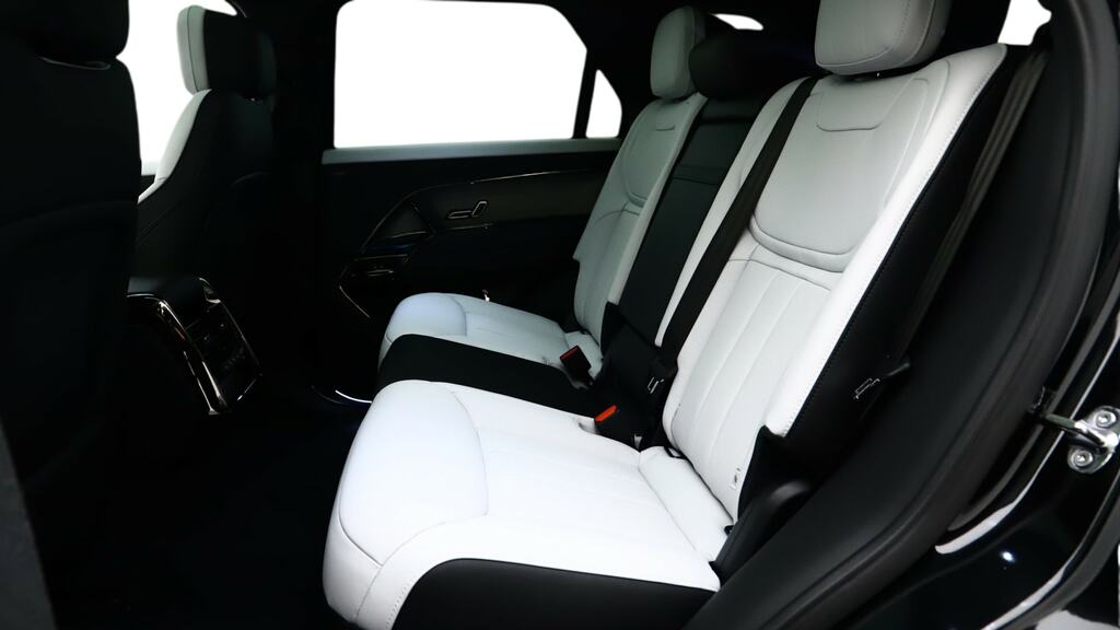 Land Rover Range Rover Sport Edition Black #4