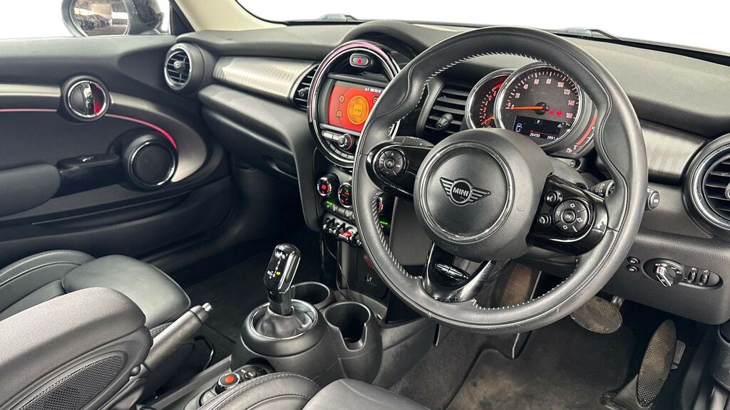 Mini Hatch 1.5 Cooper Exclusive II Comfort Pack YN20VTE Black #6