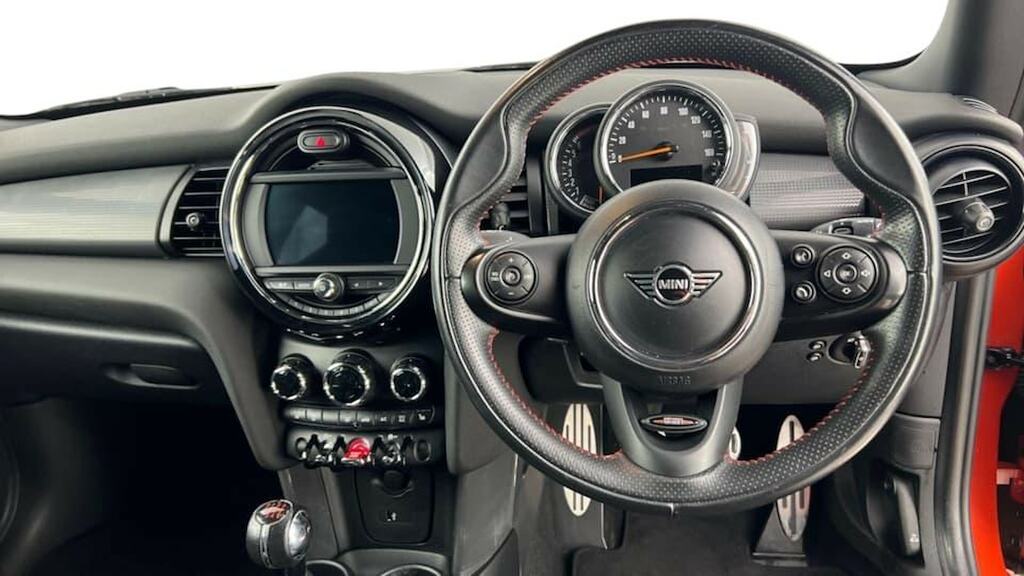 Mini Hatch 1.5 Cooper Sport II Comfortnav Pack BA69LPZ Orange #4
