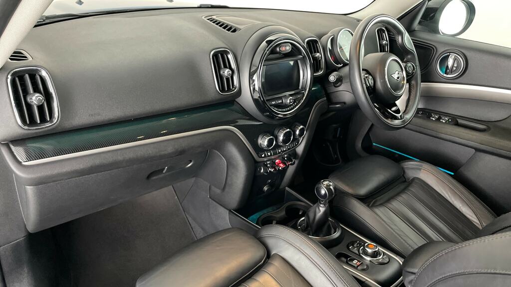 Mini Countryman 1.5 Cooper Exclusive Suv Steptronic 1 Black #11