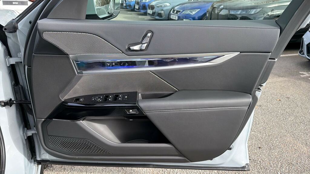 BMW i7 335Kw Edrive50 M Sport 105.7Kwh Blue #22