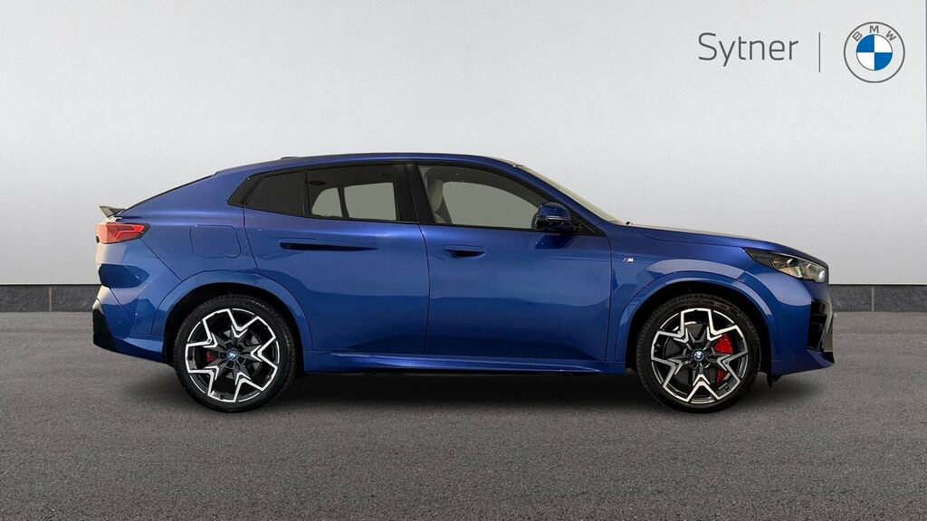 BMW iX2 150Kw Edrive20 M Sport 65Kwh Blue #3