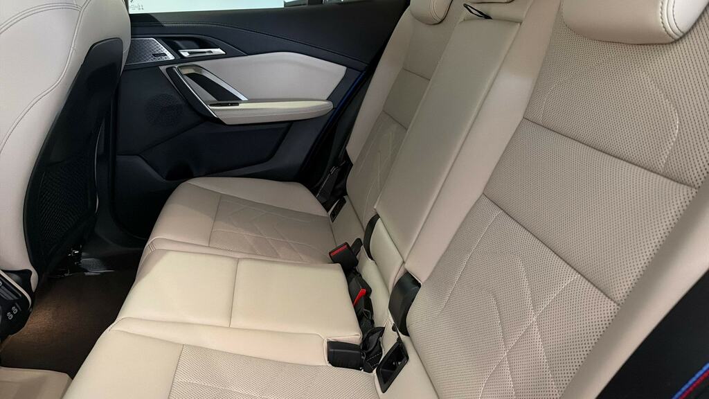 BMW iX2 230Kw Xdrive30 M Sport 65Kwh 2024 Red #12