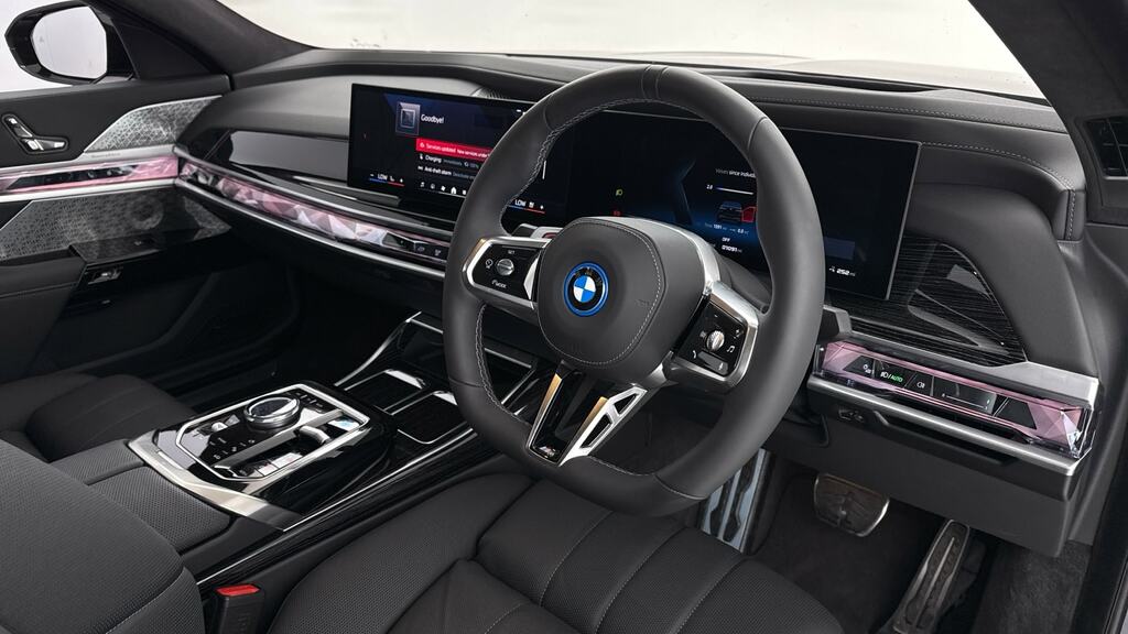 BMW i7 485Kw M70 Xdrive 105.7Kwh Black #6