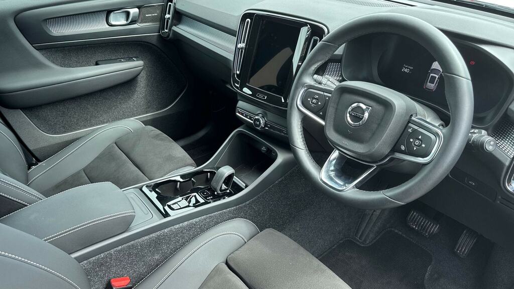 Volvo XC40 2.0 B4p Ultra Bright WG74MZE Black #5