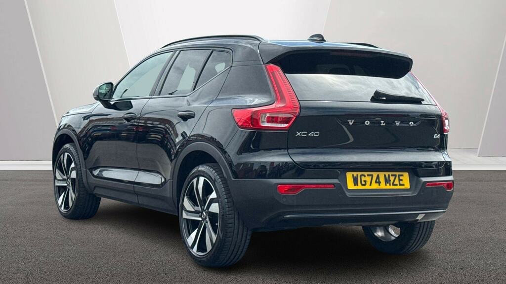 Volvo XC40 2.0 B4p Ultra Bright WG74MZE Black #2