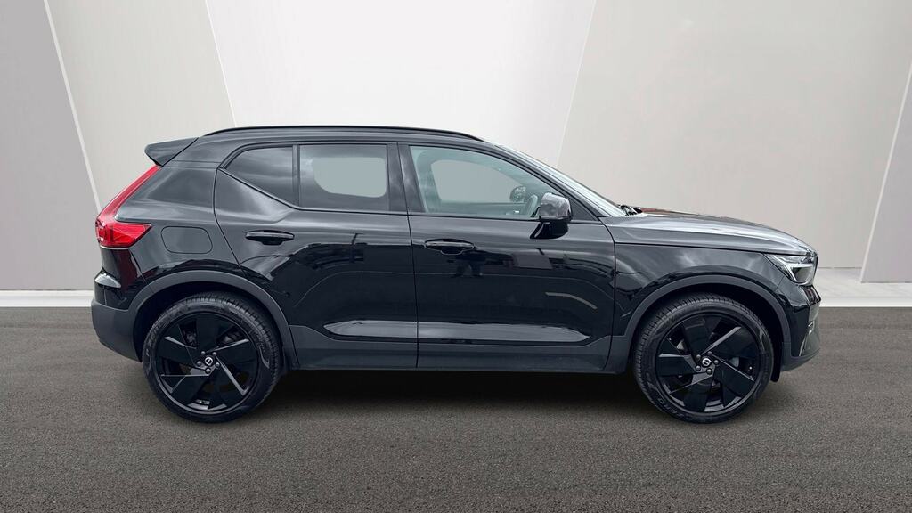 Volvo XC40 2.0 B4p Plus Black Edition YF74RVX Black #3