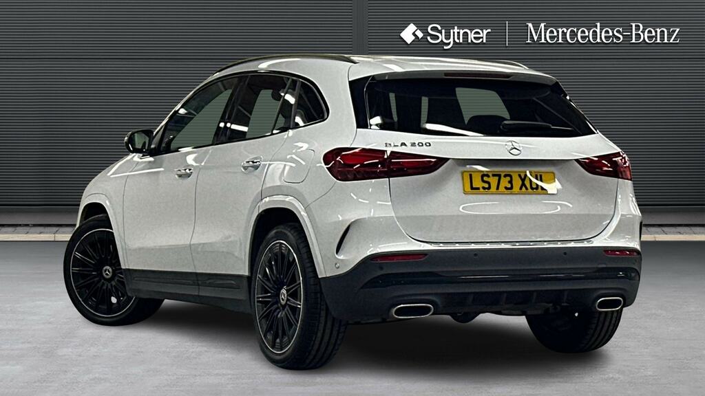 Mercedes-Benz GLA Class Gla 200 Exclusive Launch Edition LS73XUL White #2