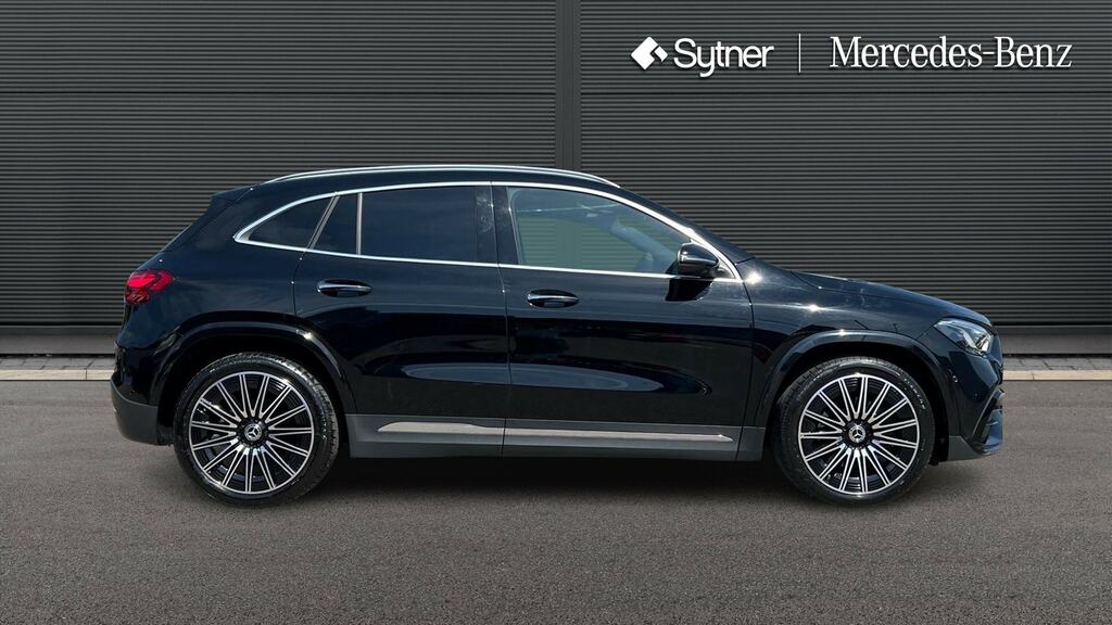 Mercedes-Benz GLA Class Gla 200 Amg Line Premium Plus Black #4