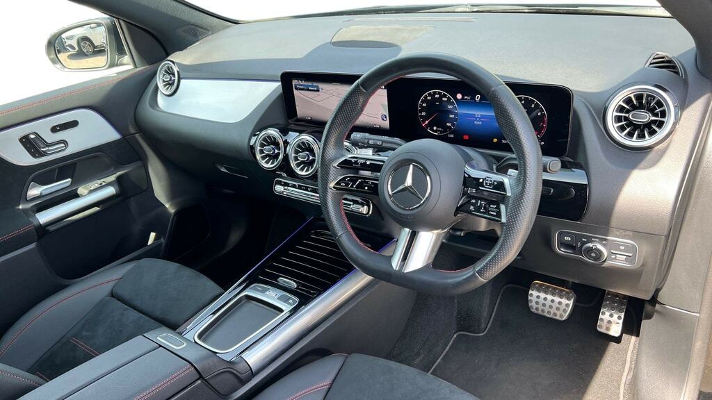 Mercedes-Benz GLA Class Gla 200 Amg Line Premium Plus Black #3