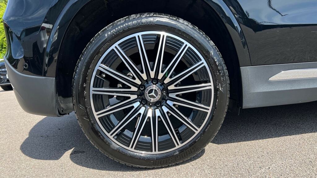 Mercedes-Benz GLA Class Gla 200 Amg Line Premium Plus Black #5