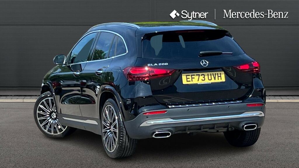 Mercedes-Benz GLA Class Gla 200 Amg Line Premium Plus Black #2