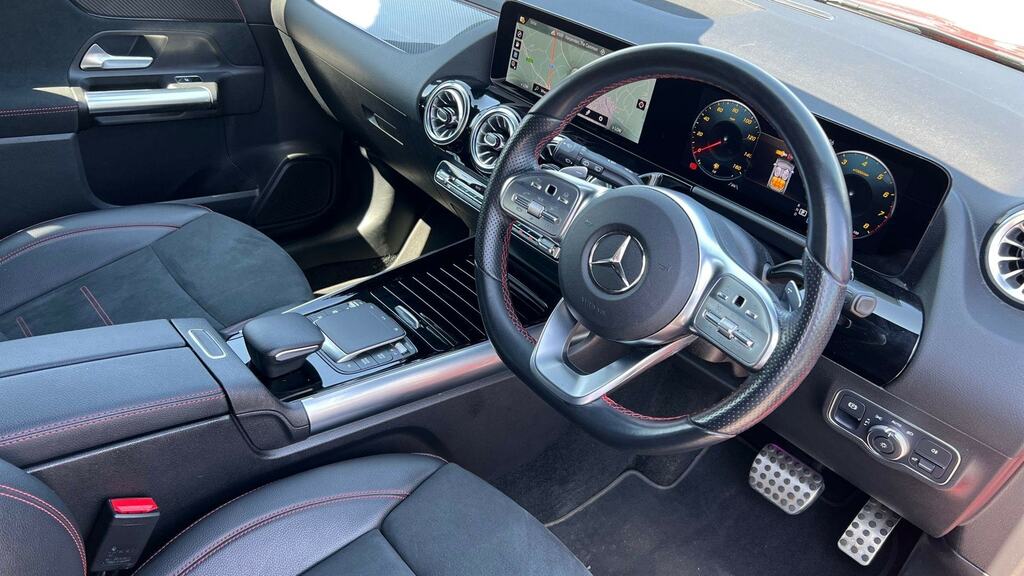 Mercedes-Benz GLA Class Gla 180 Amg Line Premium EF72VRM Red #3
