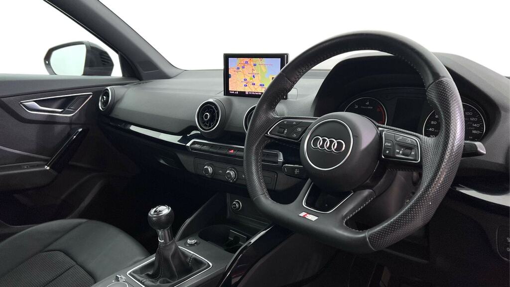 Audi Q2 30 Tdi Black Edition VK69NCY Red #6
