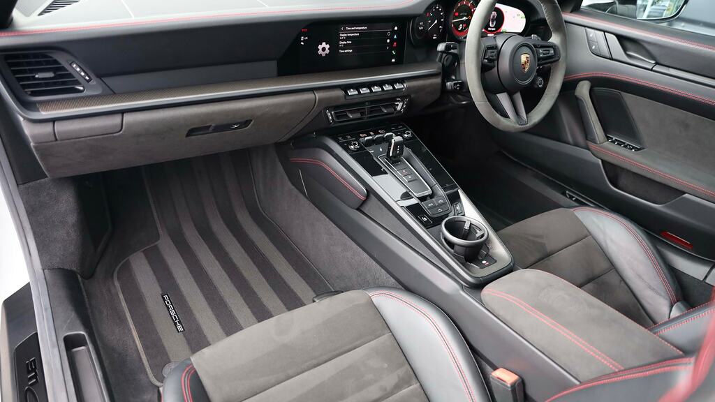 Porsche 911 Gts Pdk PX72KZU White #3