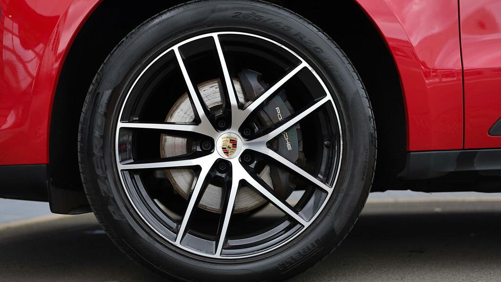 Porsche Macan 5dr Pdk Red #4