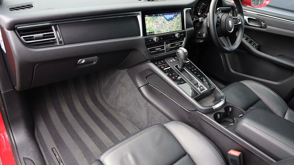 Porsche Macan 5dr Pdk Red #3