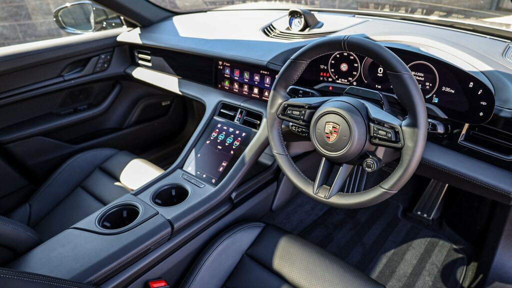 Porsche Taycan 440Kw 105Kwh 4S Black Edition Grey #3